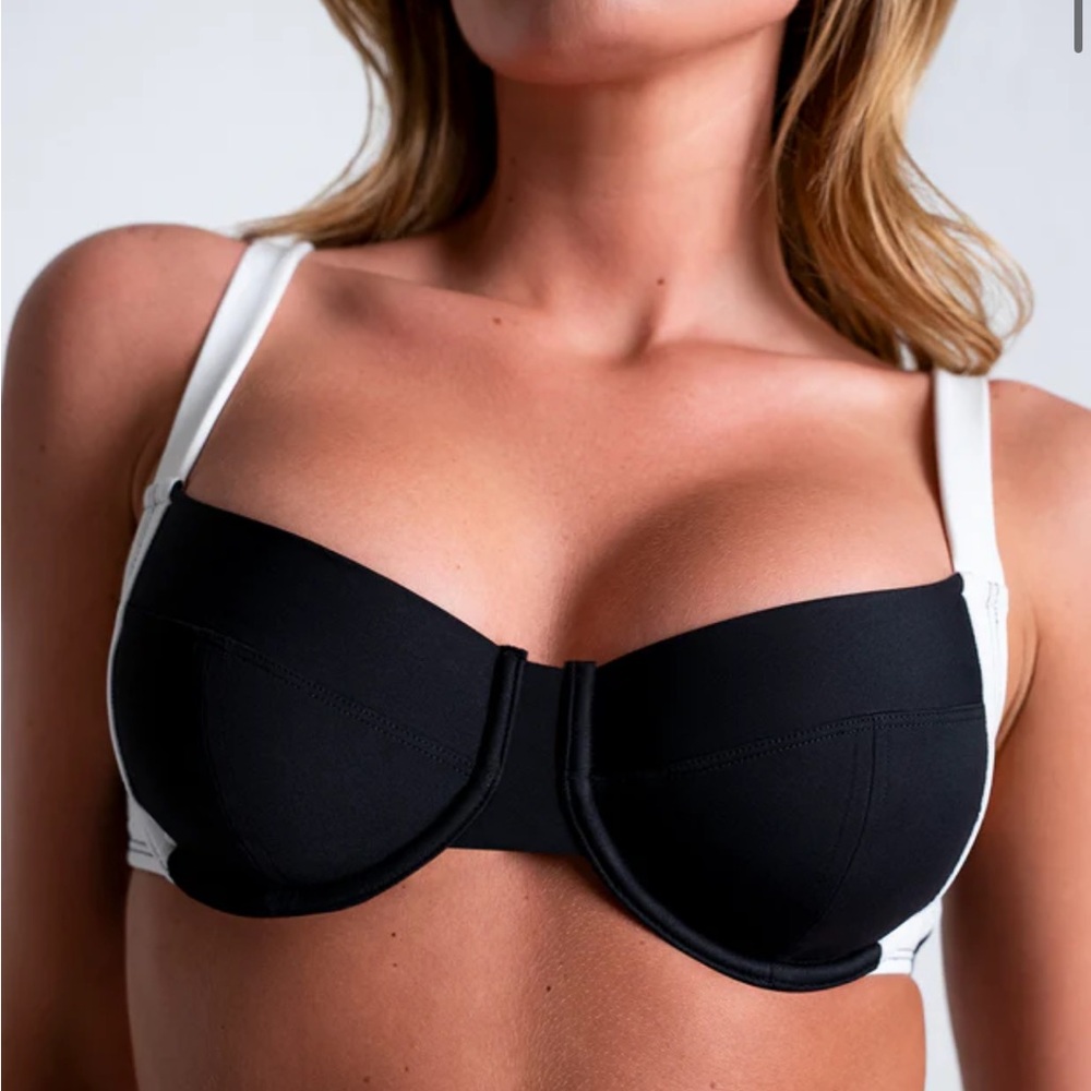 TA3 Black and White Bikini TOP AND BOTTOM set